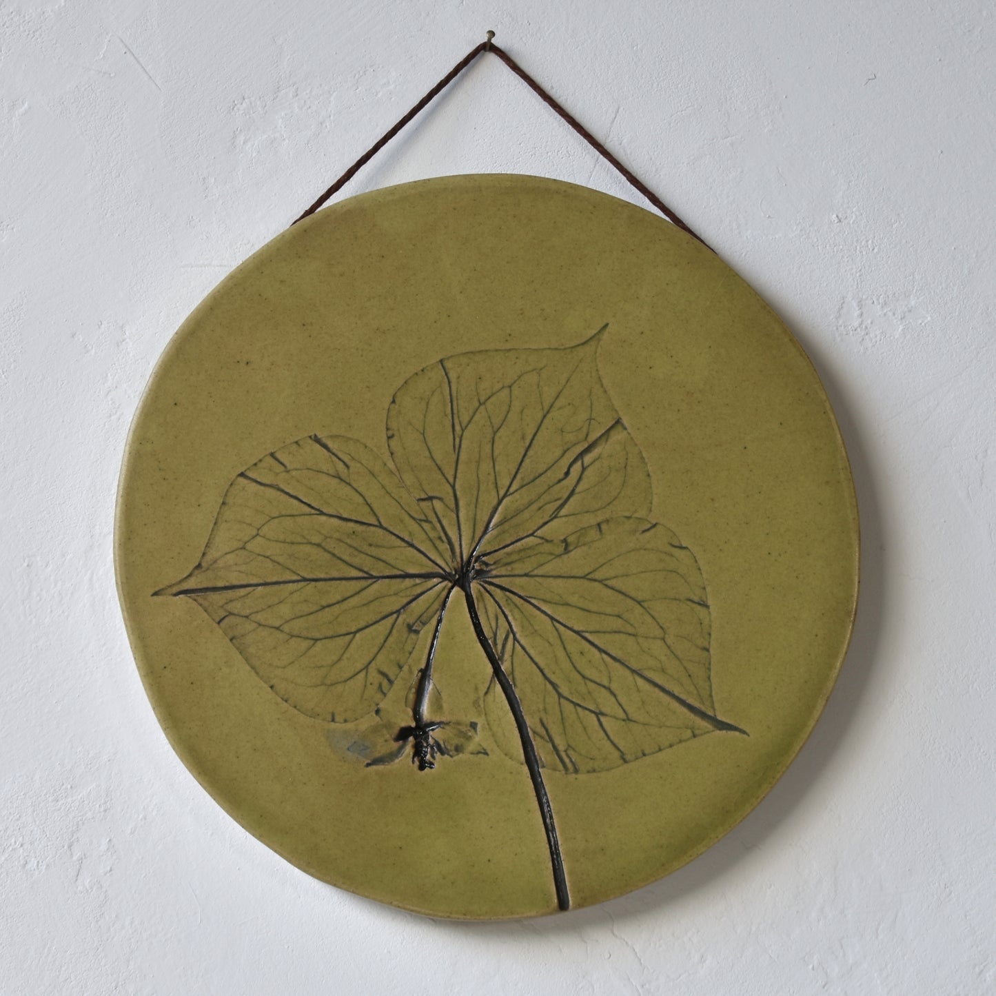 8.5" Trillium Wall Hanging in Moss