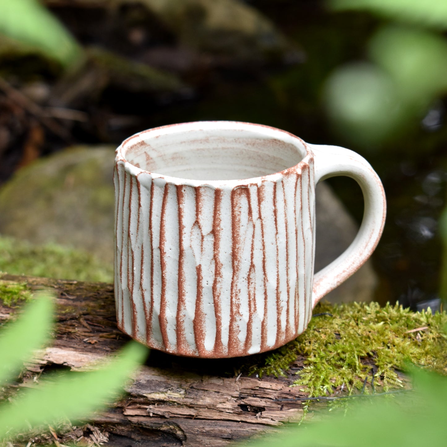 Carved Mug in Cream/Rust