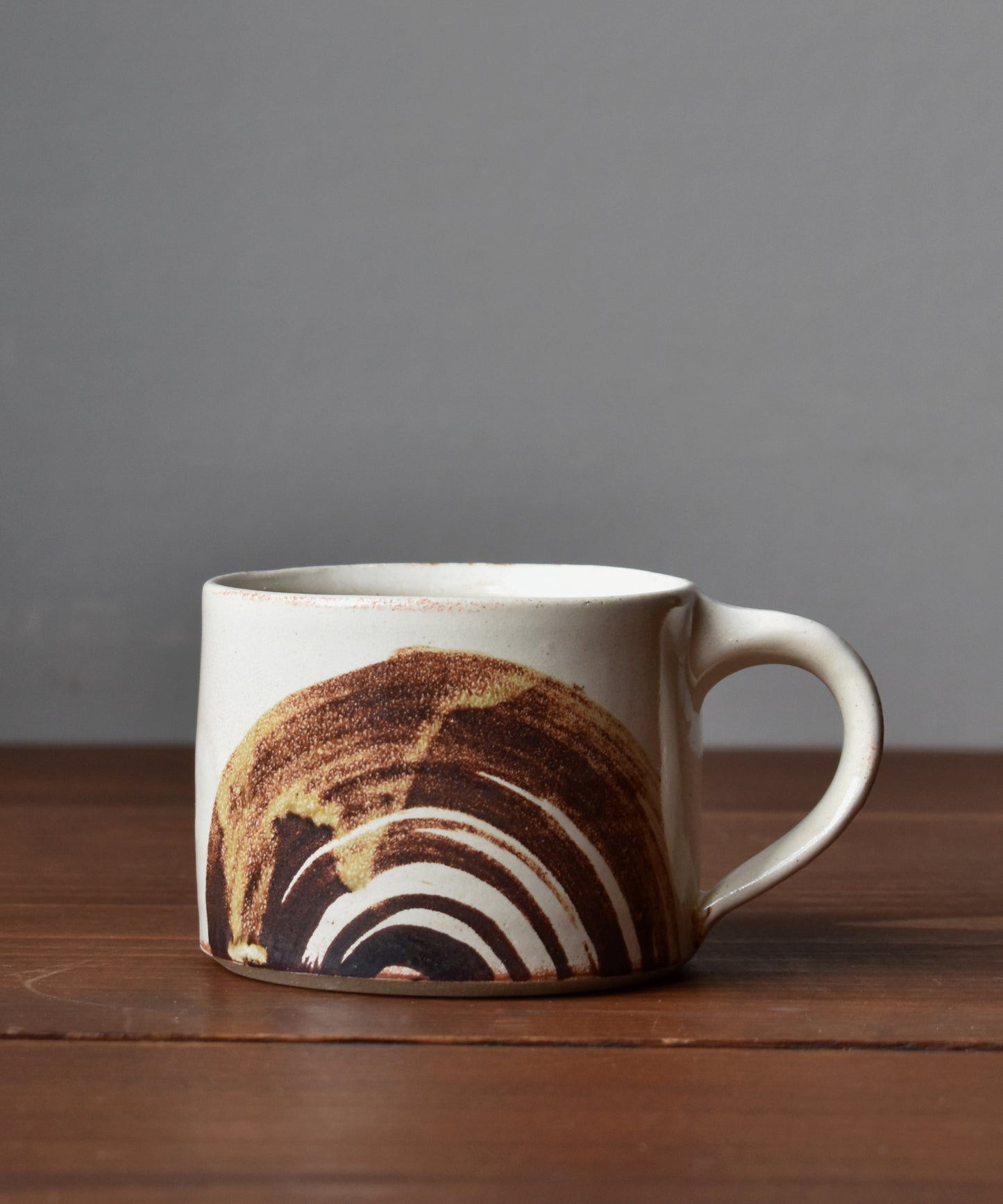 Medium Mug in Rust/Cream - Arc