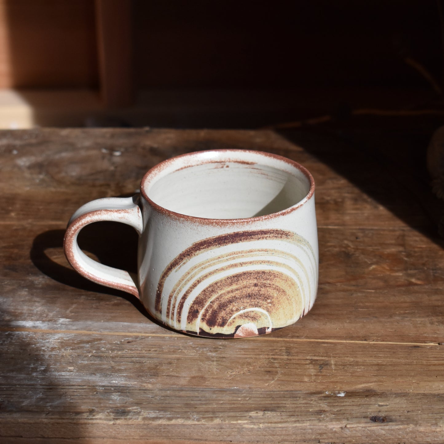 Medium Mug in Rust/Cream - Arc
